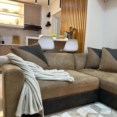 Cylo'S Place Spacious 2Br Apt Linked To Mrt Station Near Gma 7