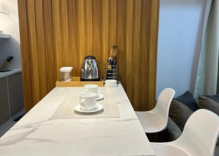 Cylo's Place Spacious 2br Linked To Mrt Station Near Gma 7 Apartment *