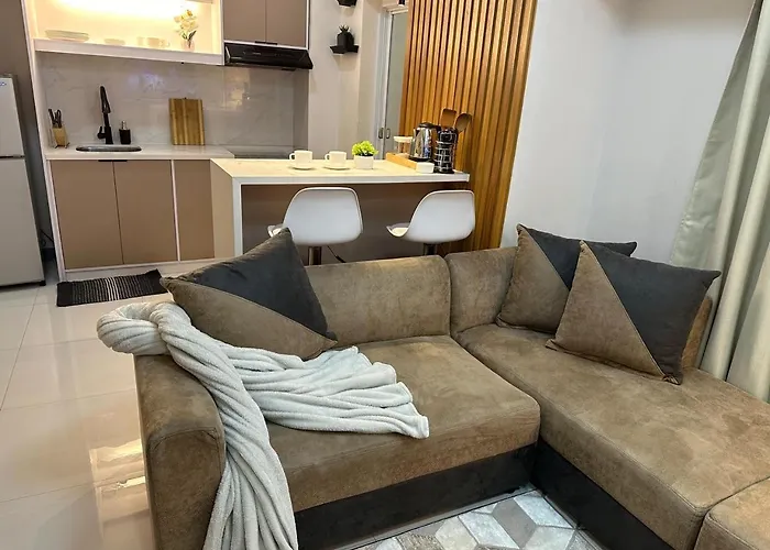 Cylo's Place Spacious 2br Linked To Mrt Station Near Gma 7 Manila