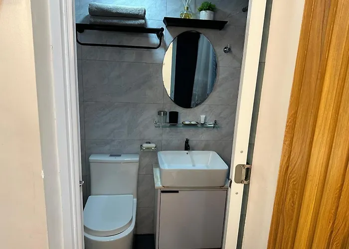 Cylo's Place Spacious 2br Linked To Mrt Station Near Gma 7