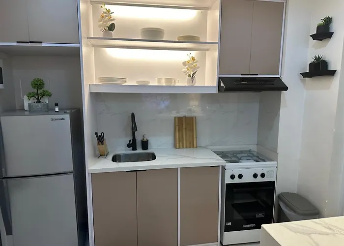 Cylo's Place Spacious 2br Linked To Mrt Station Near Gma 7 Apartment Manila