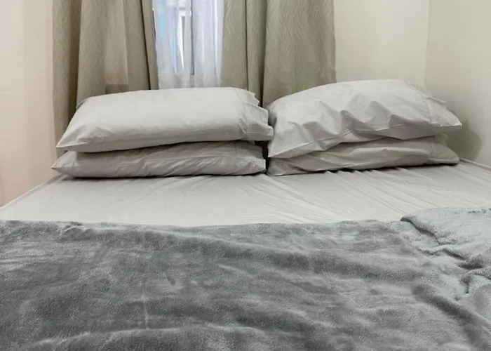 Cylo's Place Spacious 2br Linked To Mrt Station Near Gma 7 Apartment Manila