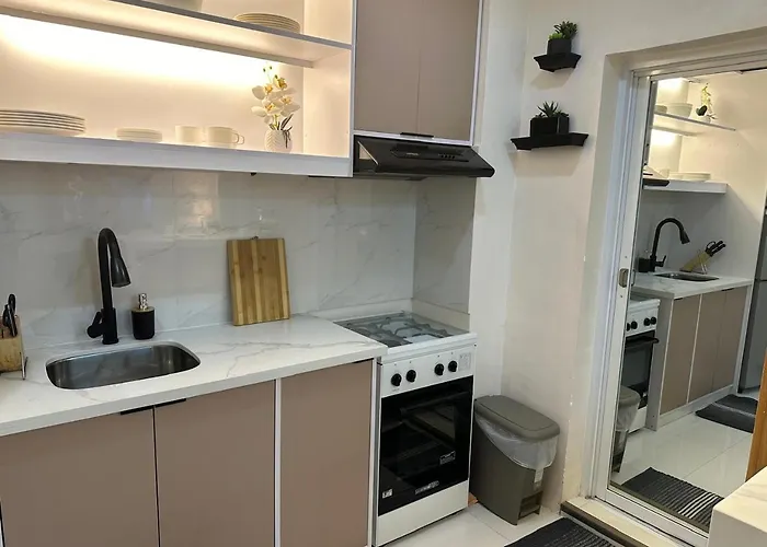 Apartment Cylo's Place Spacious 2br Linked To Mrt Station Near Gma 7 Manila